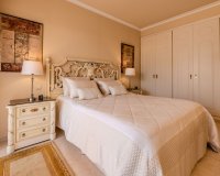 Resale - apartment - Marbella - Puerto Banús