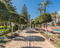 Resale - apartment - Marbella - Puerto Banús