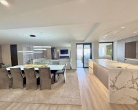 Resale - apartment - Marbella - Puerto Banús