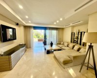 Resale - apartment - Marbella - Puerto Banús