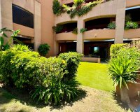 Resale - apartment - Marbella - Puerto Banús