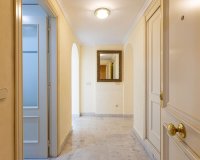 Resale - apartment - Marbella - Puerto Banús