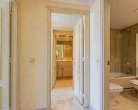 Resale - apartment - Marbella - Puerto Banús