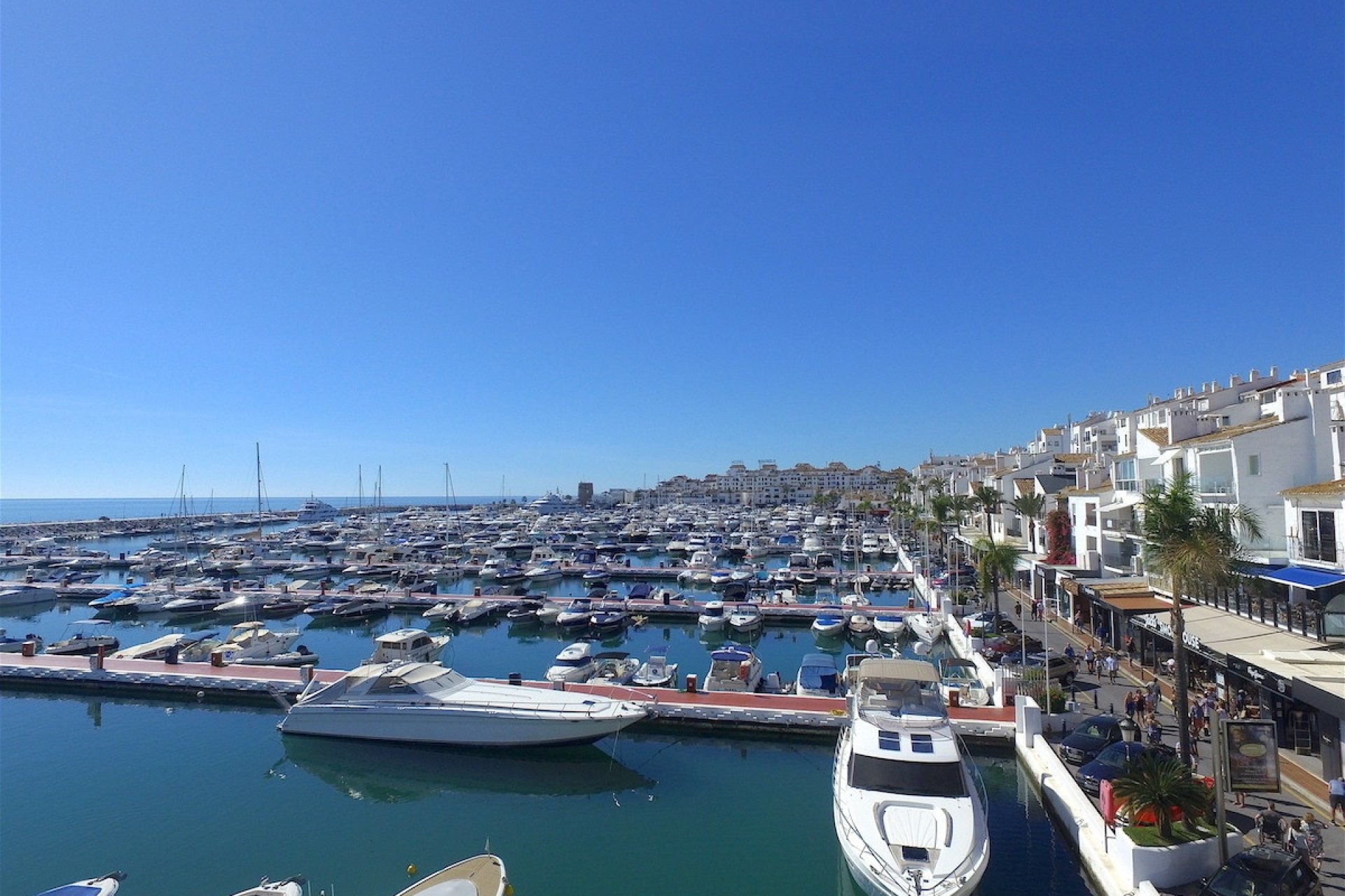 Resale - apartment - Marbella - Puerto Banús