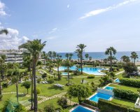 Resale - apartment - Marbella - Puerto Banús