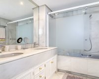 Resale - apartment - Marbella - Puerto Banús