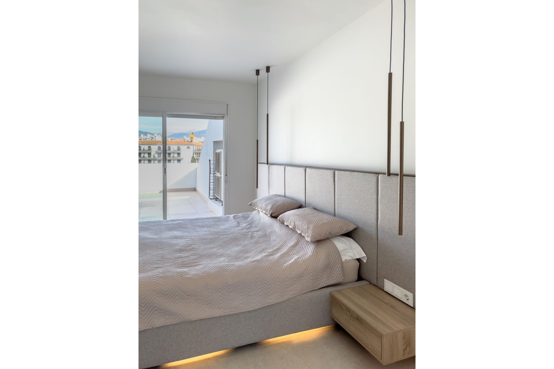 Resale - apartment - Marbella - Puerto Banús