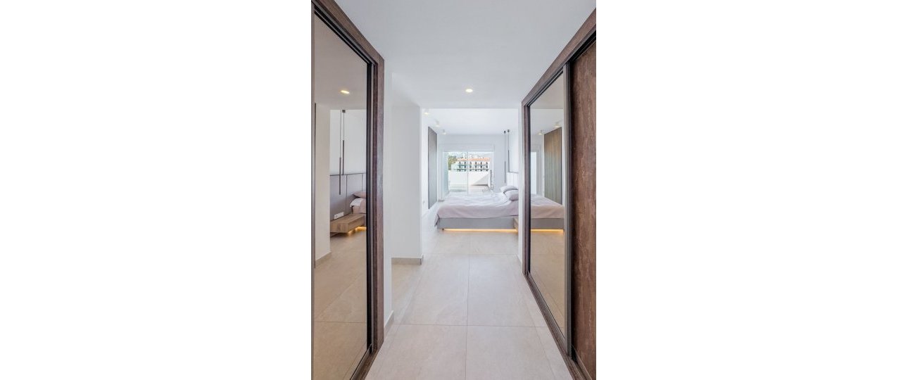 Resale - apartment - Marbella - Puerto Banús