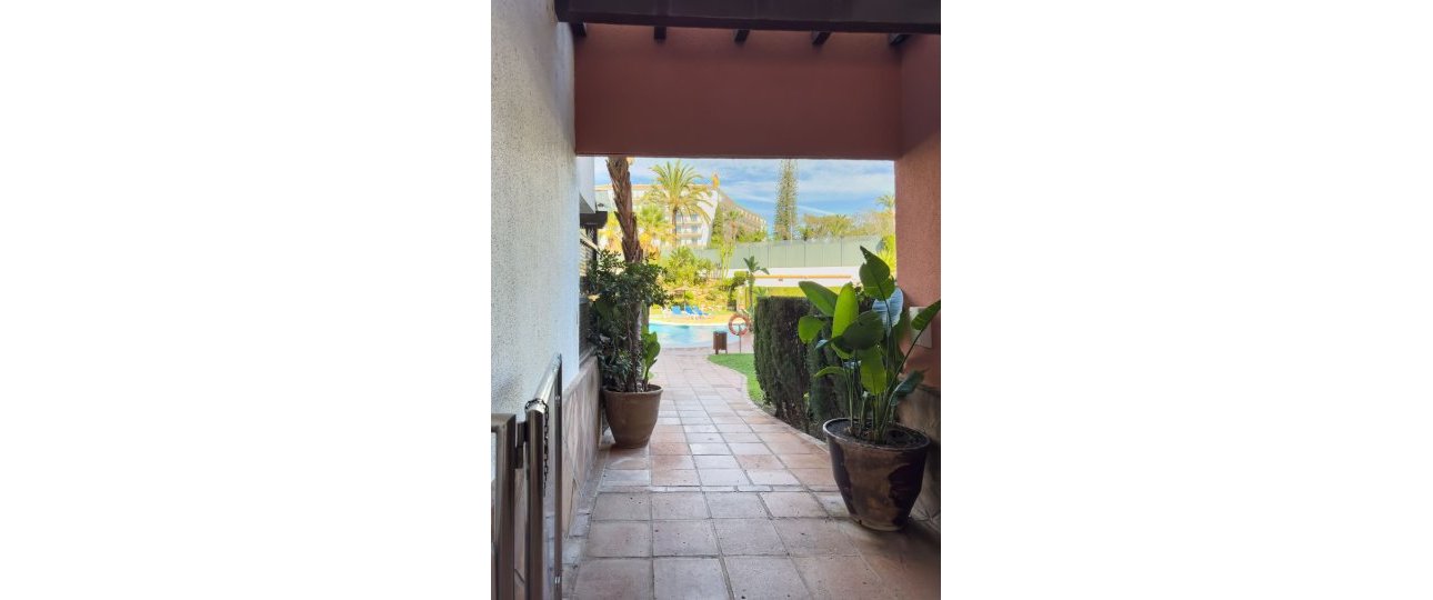 Resale - apartment - Marbella - Puerto Banús