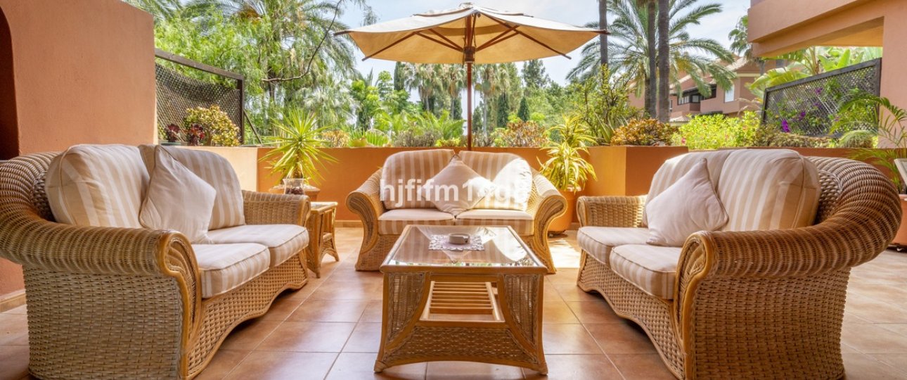 Resale - apartment - Marbella - Puerto Banús