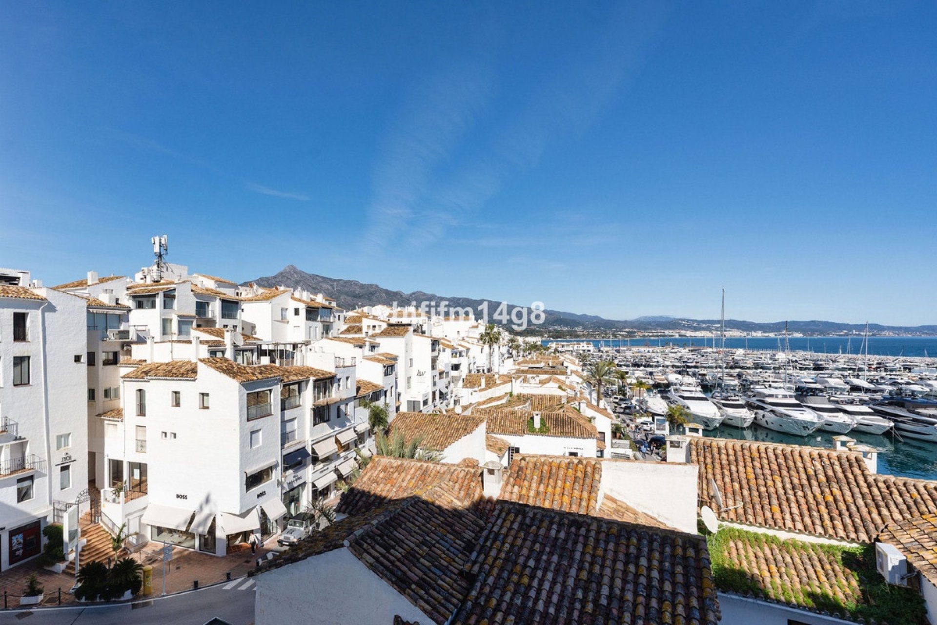 Resale - apartment - Marbella - Puerto Banús