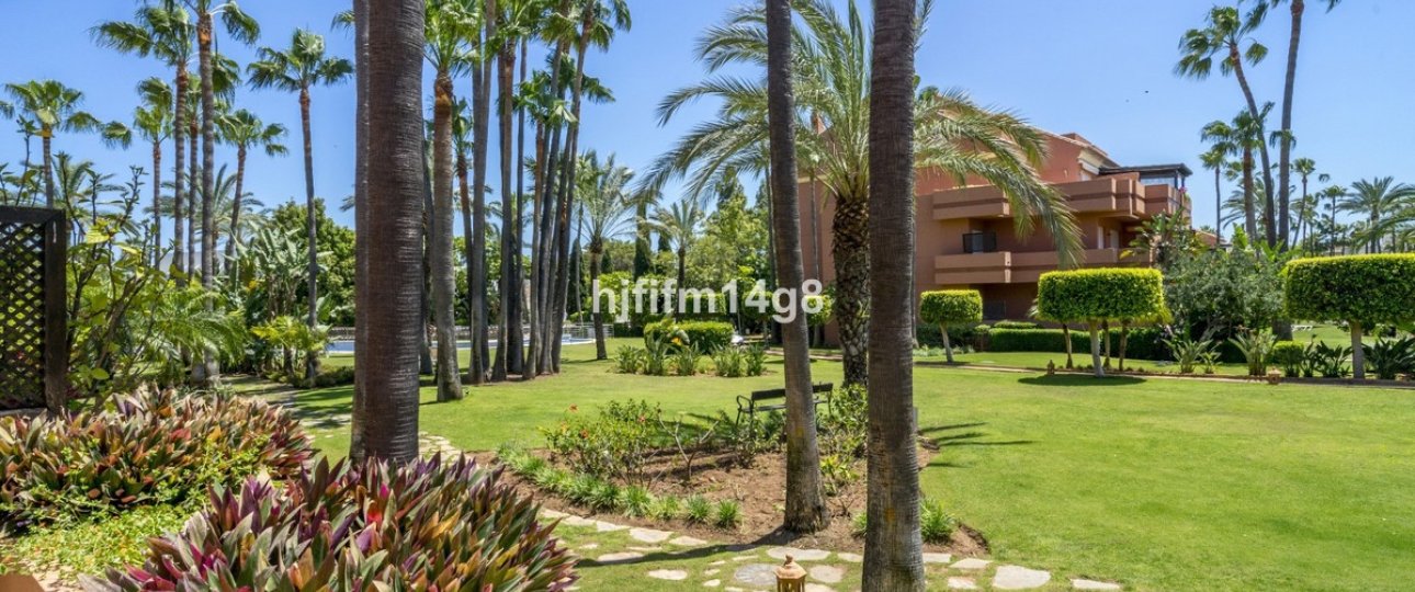Resale - apartment - Marbella - Puerto Banús