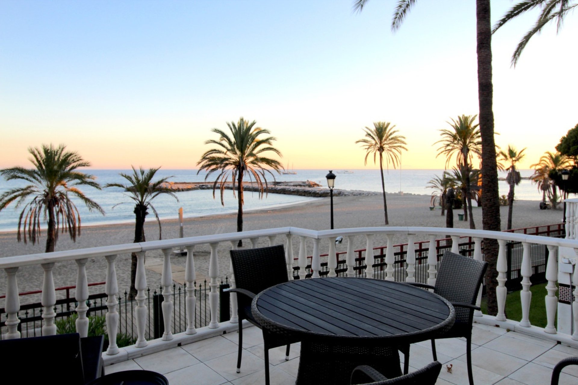 Resale - apartment - Marbella - Puerto Banús