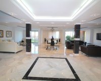 Resale - apartment - Marbella - Puerto Banús