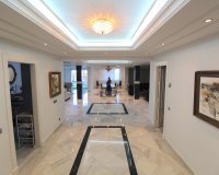 Resale - apartment - Marbella - Puerto Banús