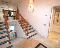 Resale - apartment - Marbella - Puerto Banús