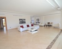 Resale - apartment - Marbella - Puerto Banús