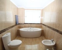 Resale - apartment - Marbella - Puerto Banús