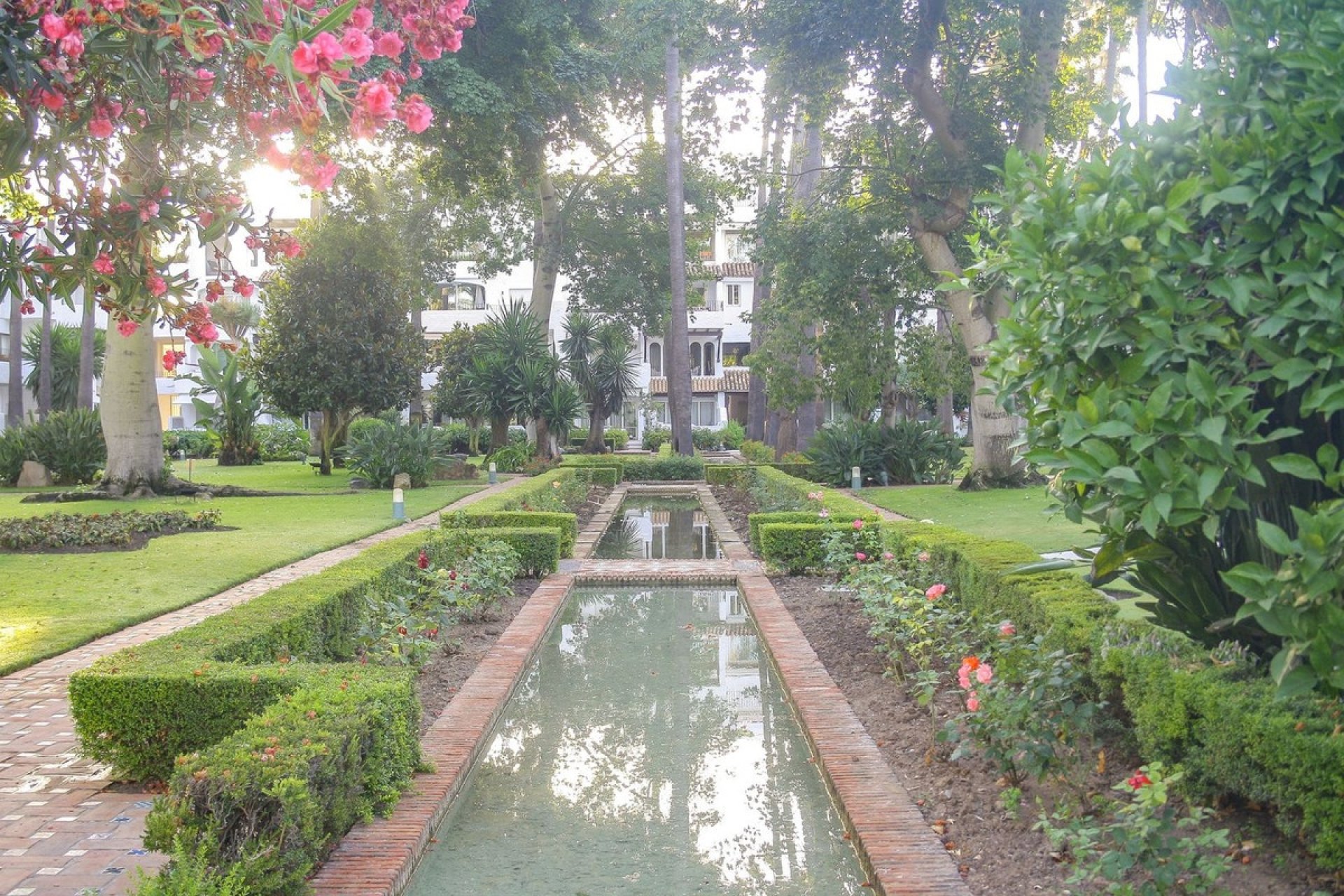 Resale - apartment - Marbella - Puerto Banús