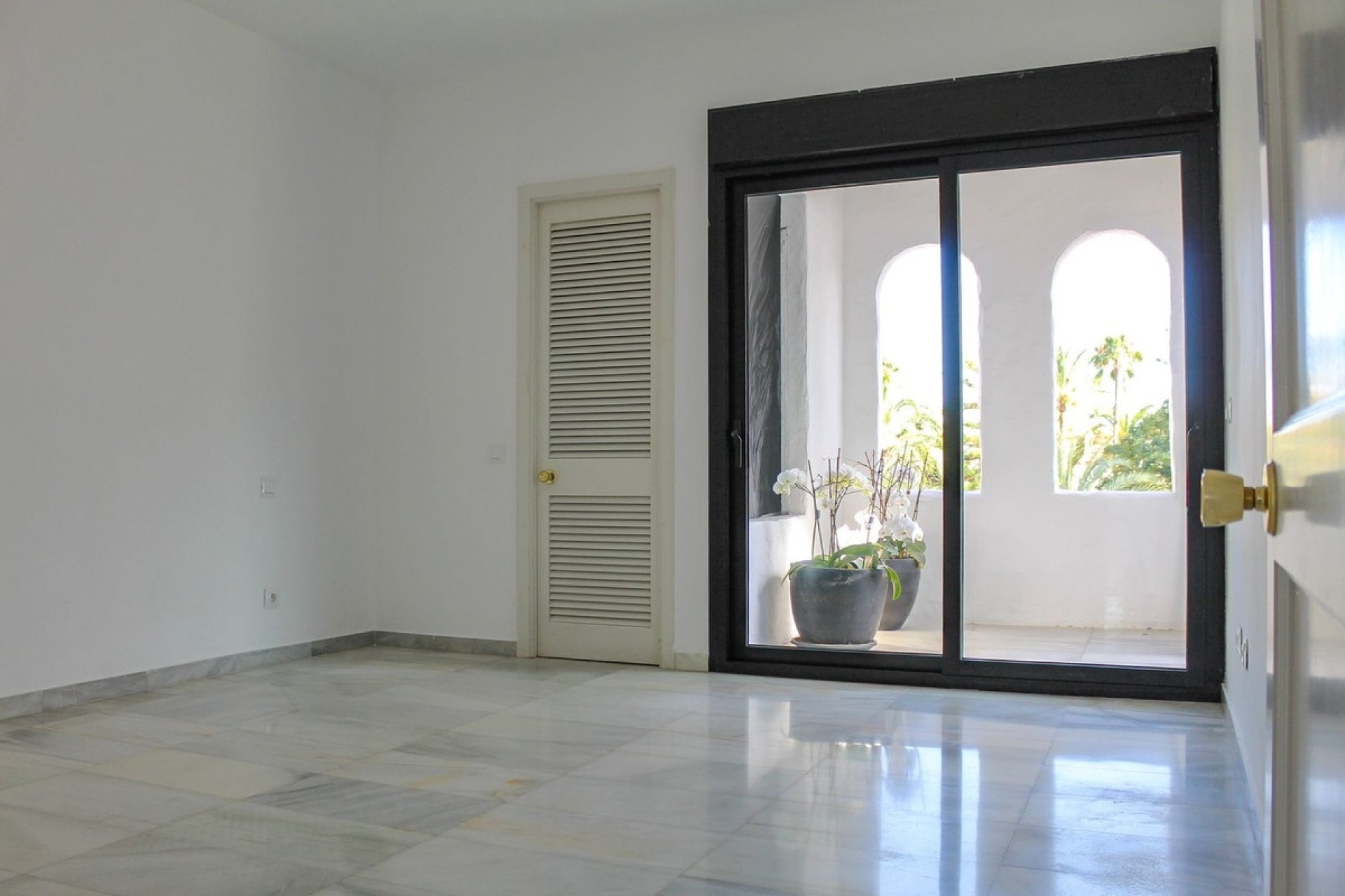 Resale - apartment - Marbella - Puerto Banús