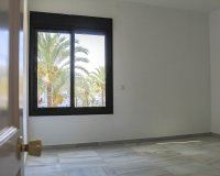 Resale - apartment - Marbella - Puerto Banús