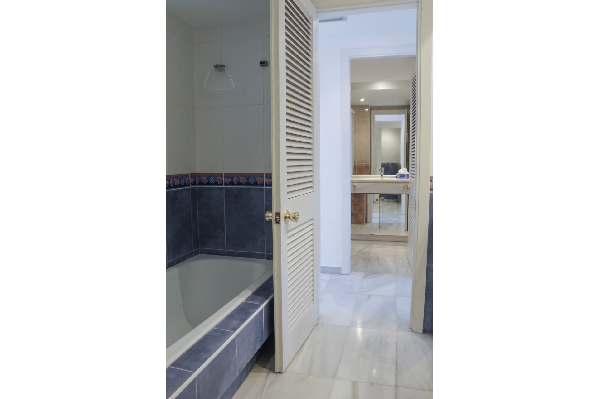 Resale - apartment - Marbella - Puerto Banús