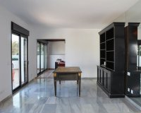 Resale - apartment - Marbella - Puerto Banús