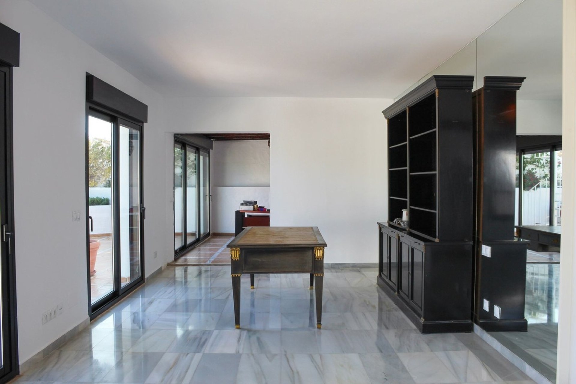 Resale - apartment - Marbella - Puerto Banús