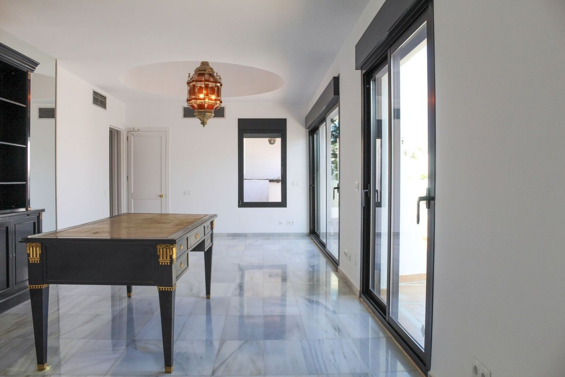 Resale - apartment - Marbella - Puerto Banús