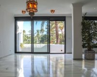 Resale - apartment - Marbella - Puerto Banús