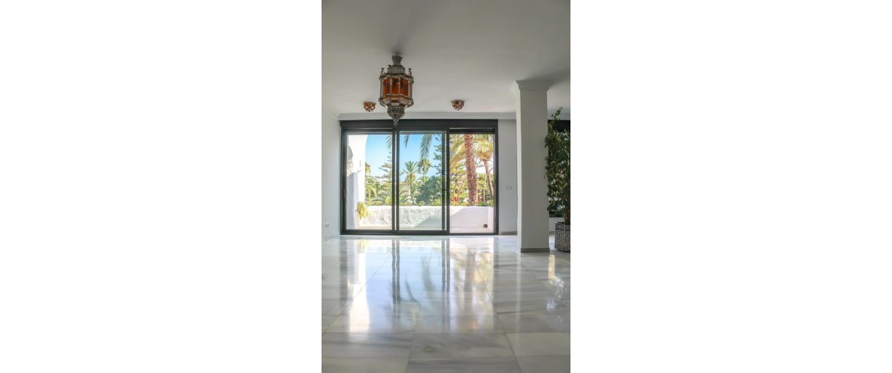 Resale - apartment - Marbella - Puerto Banús