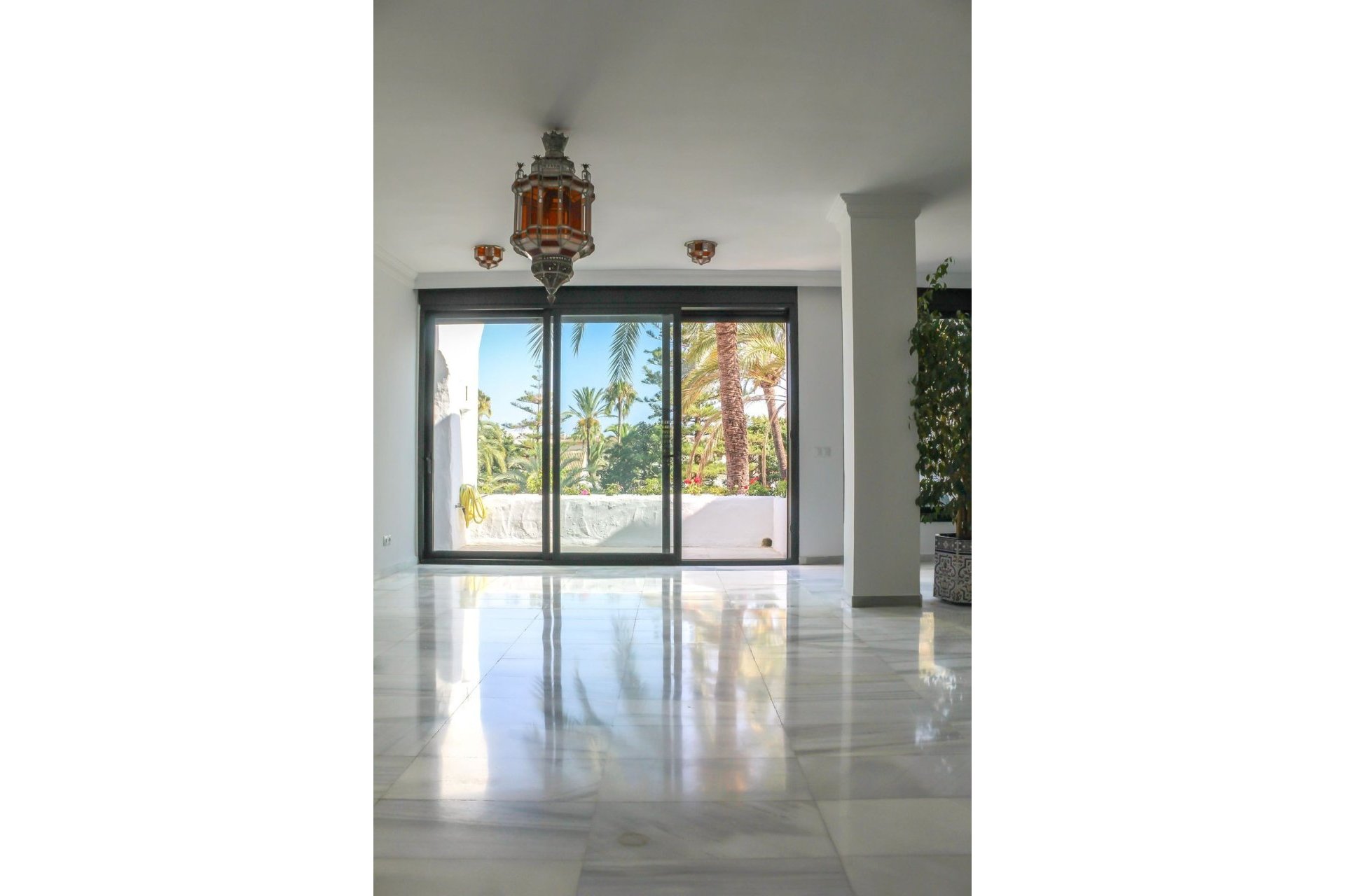 Resale - apartment - Marbella - Puerto Banús