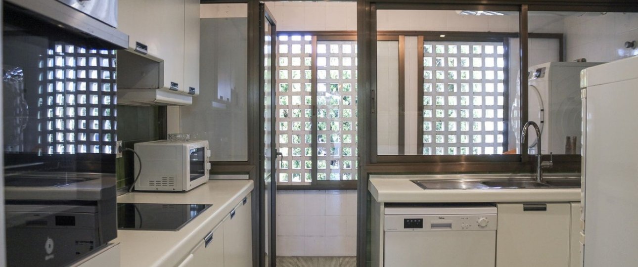 Resale - apartment - Marbella - Puerto Banús