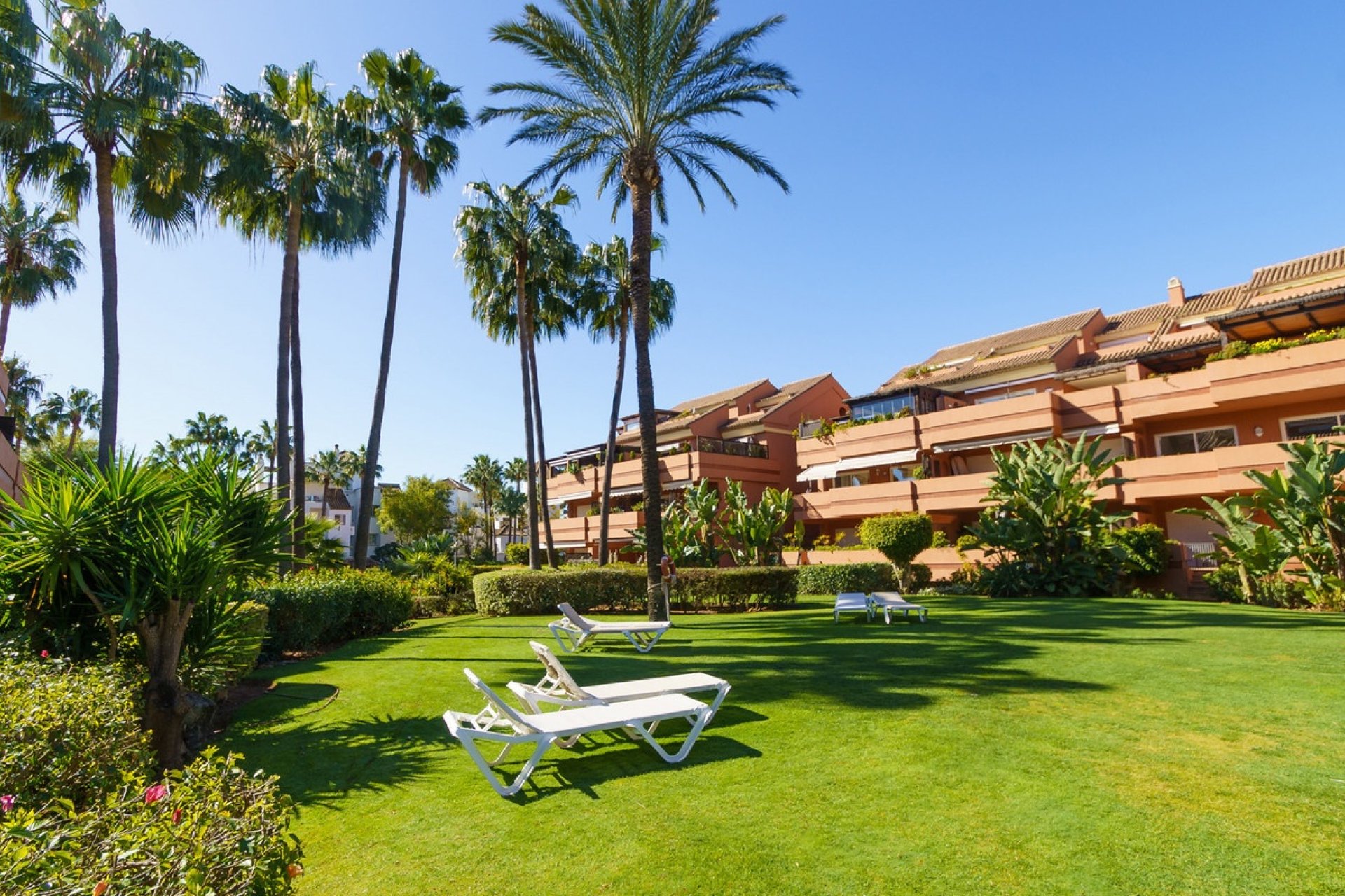 Resale - apartment - Marbella - Puerto Banús