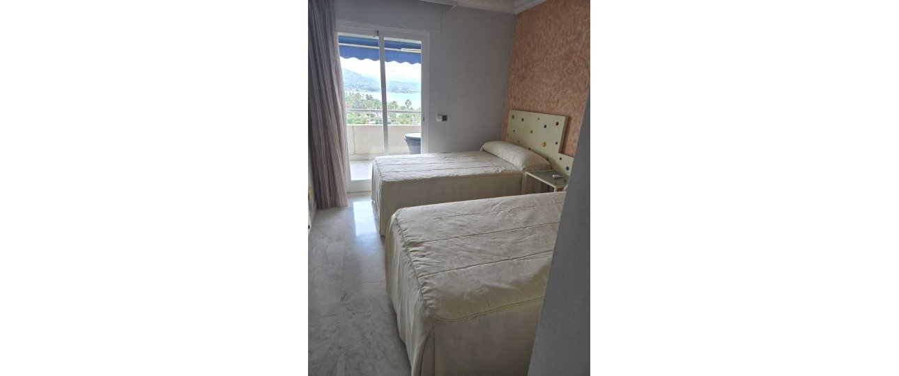 Resale - apartment - Marbella - Puerto Banús