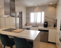 Resale - apartment - Marbella - Puerto Banús