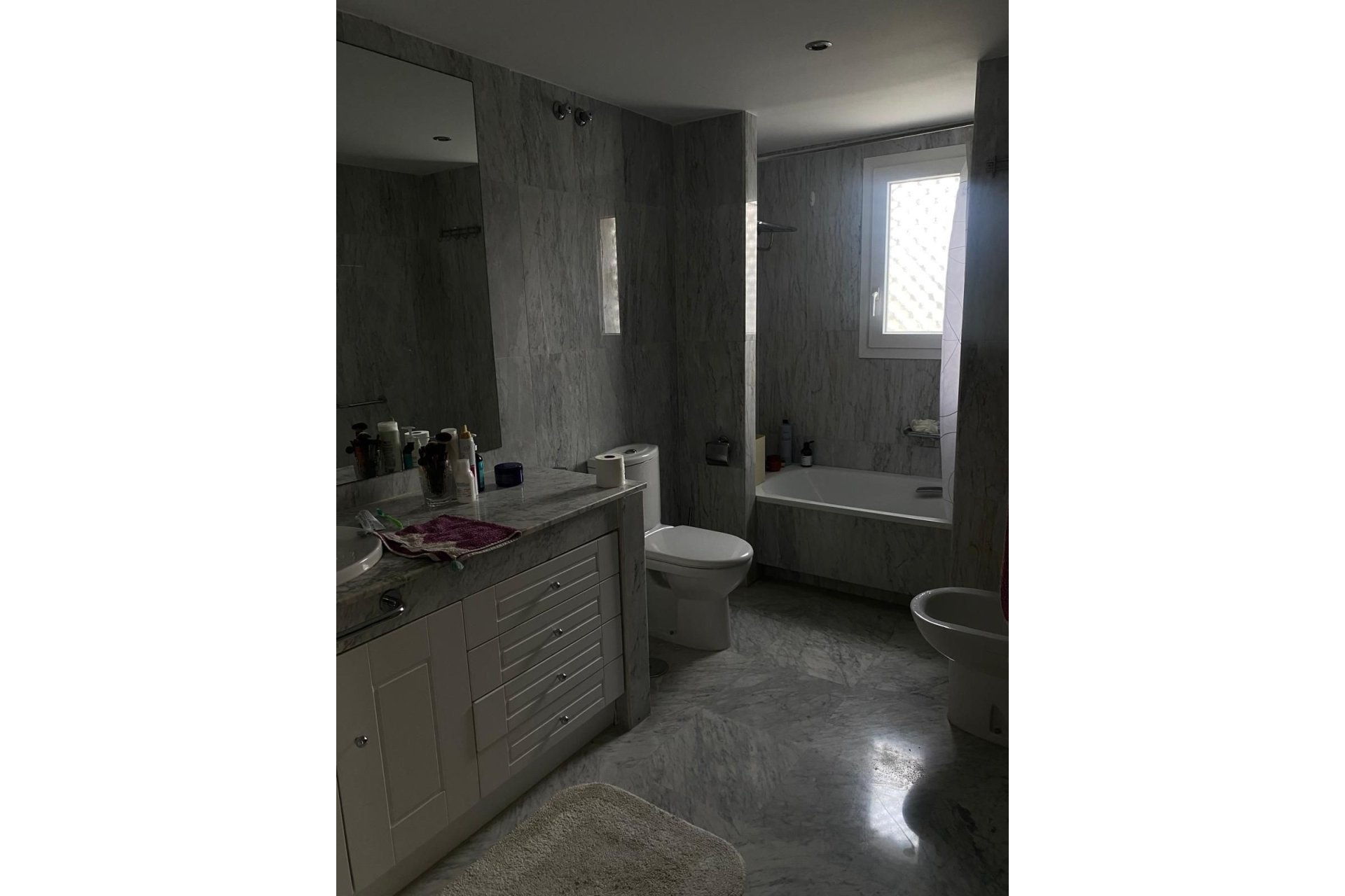 Resale - apartment - Marbella - Puerto Banús