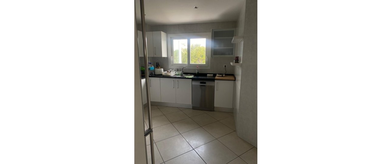 Resale - apartment - Marbella - Puerto Banús