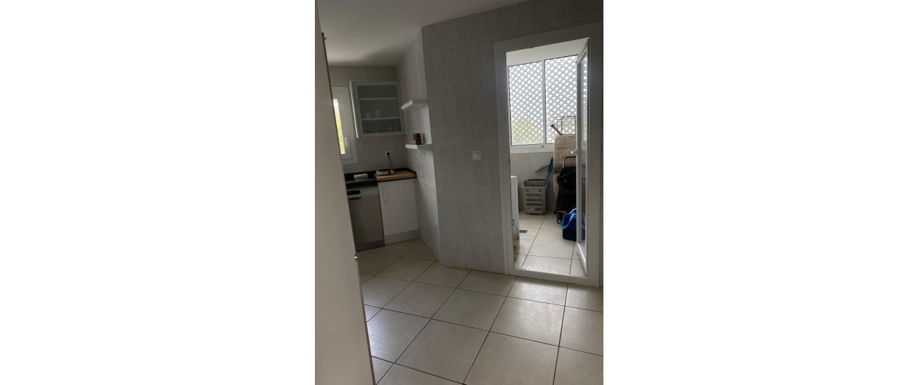 Resale - apartment - Marbella - Puerto Banús