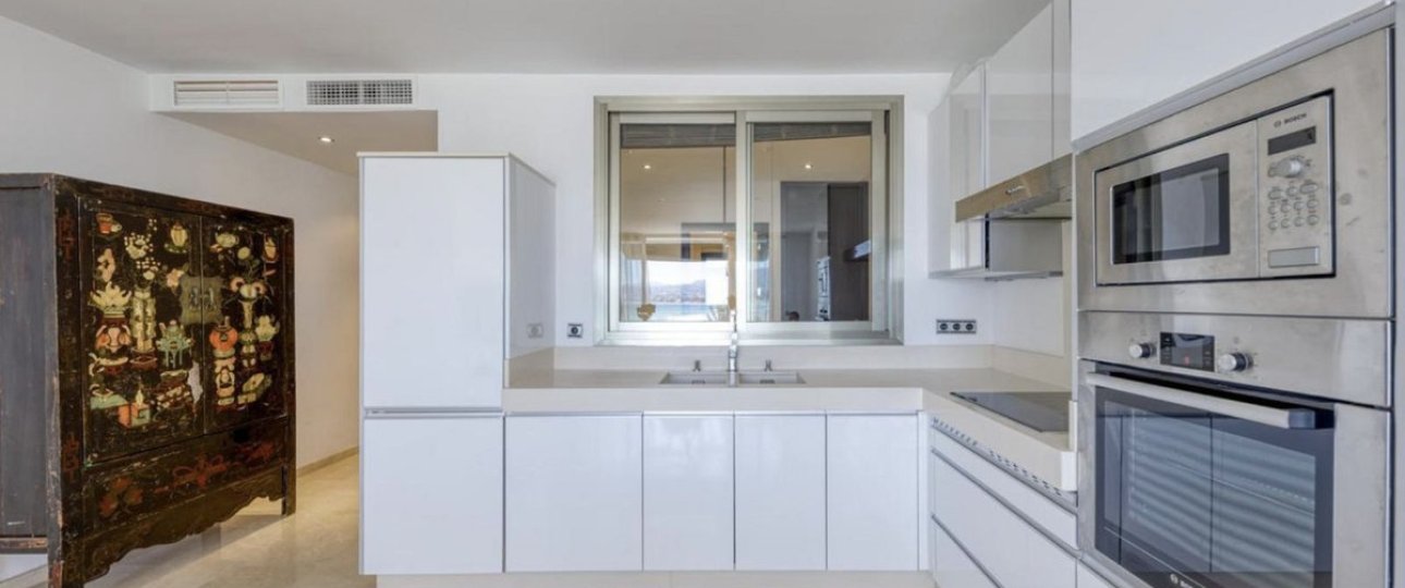 Resale - apartment - Marbella - Puerto Banús