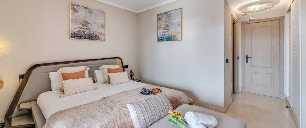 Resale - apartment - Marbella - Puerto Banús