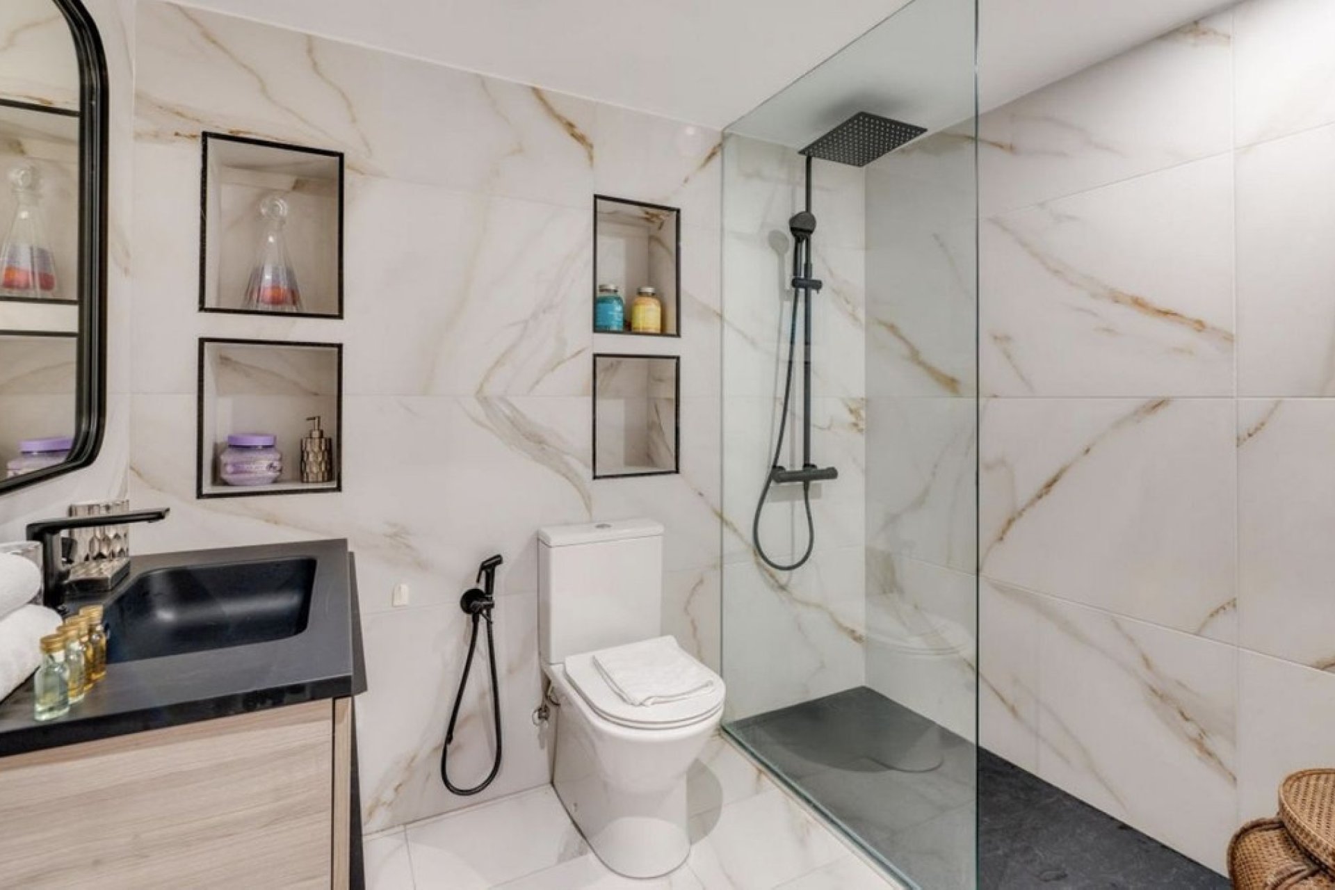 Resale - apartment - Marbella - Puerto Banús