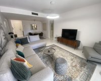 Resale - apartment - Marbella - Puerto Banús