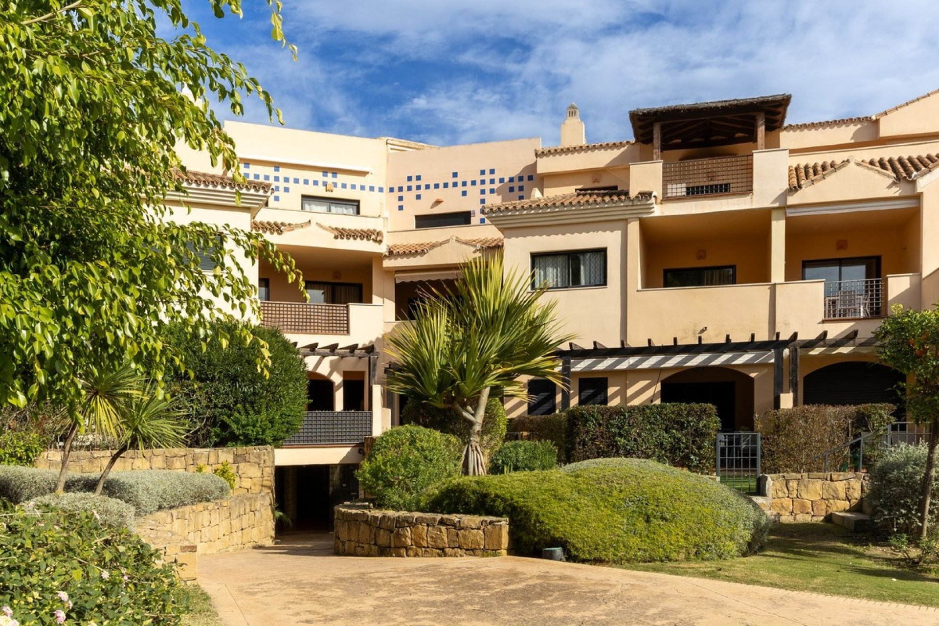 Resale - apartment - Marbella - Puerto Banús