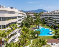 Resale - apartment - Marbella - Puerto Banús