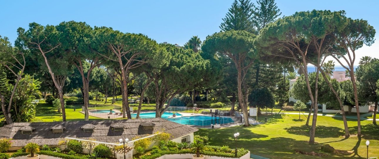 Resale - apartment - Marbella - Puerto Banús