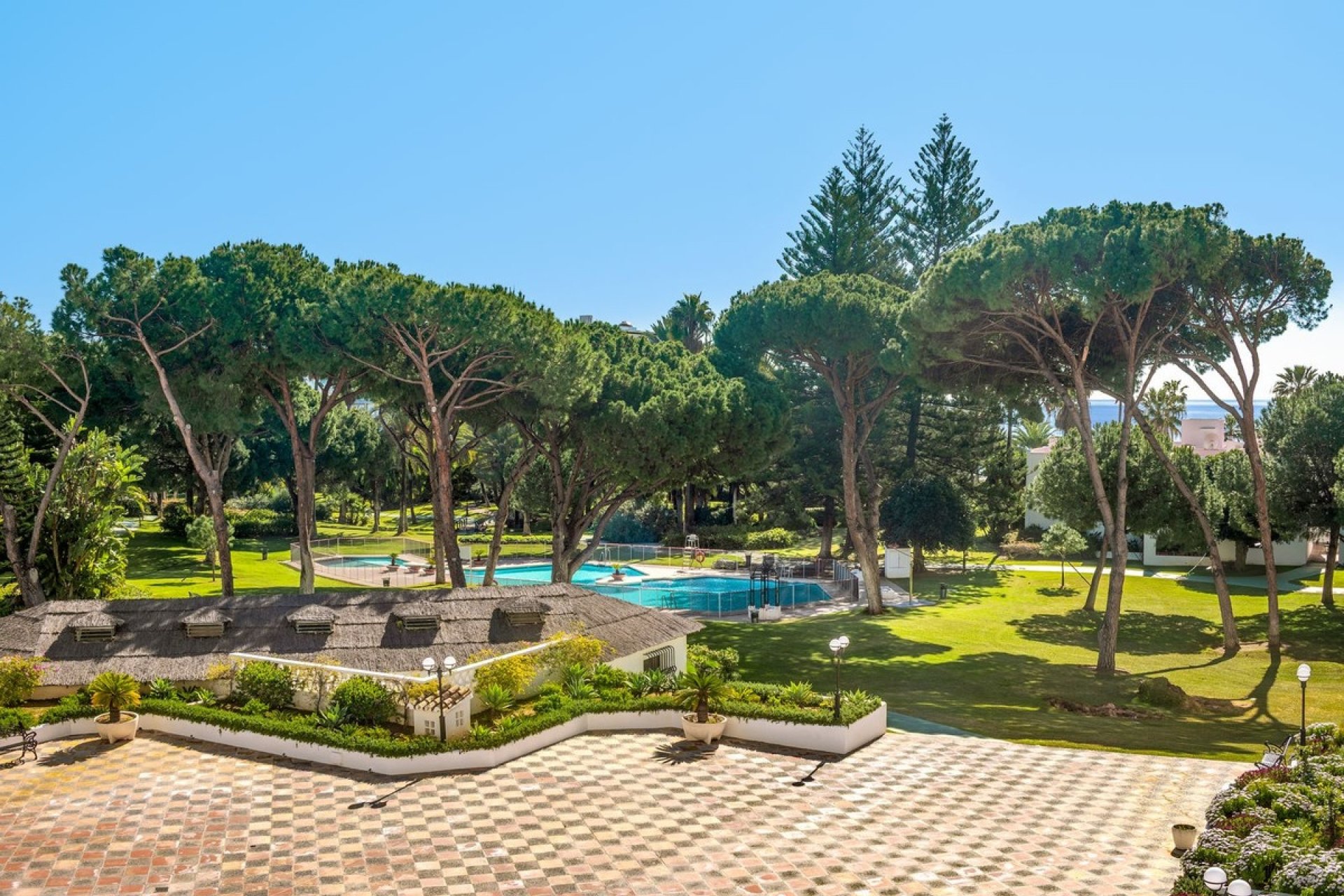 Resale - apartment - Marbella - Puerto Banús