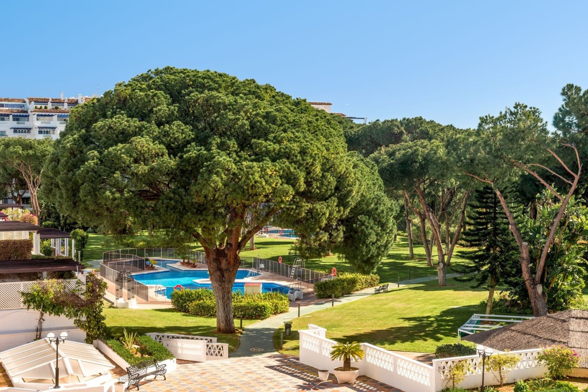 Resale - apartment - Marbella - Puerto Banús