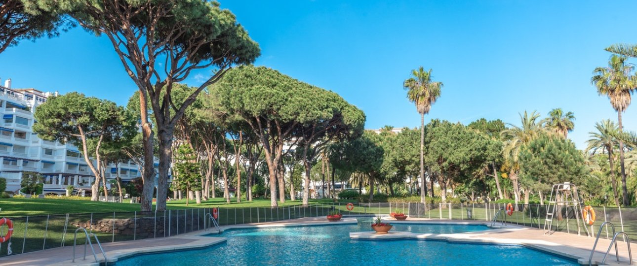 Resale - apartment - Marbella - Puerto Banús