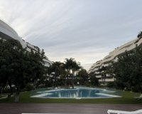 Resale - apartment - Marbella - Puerto Banús